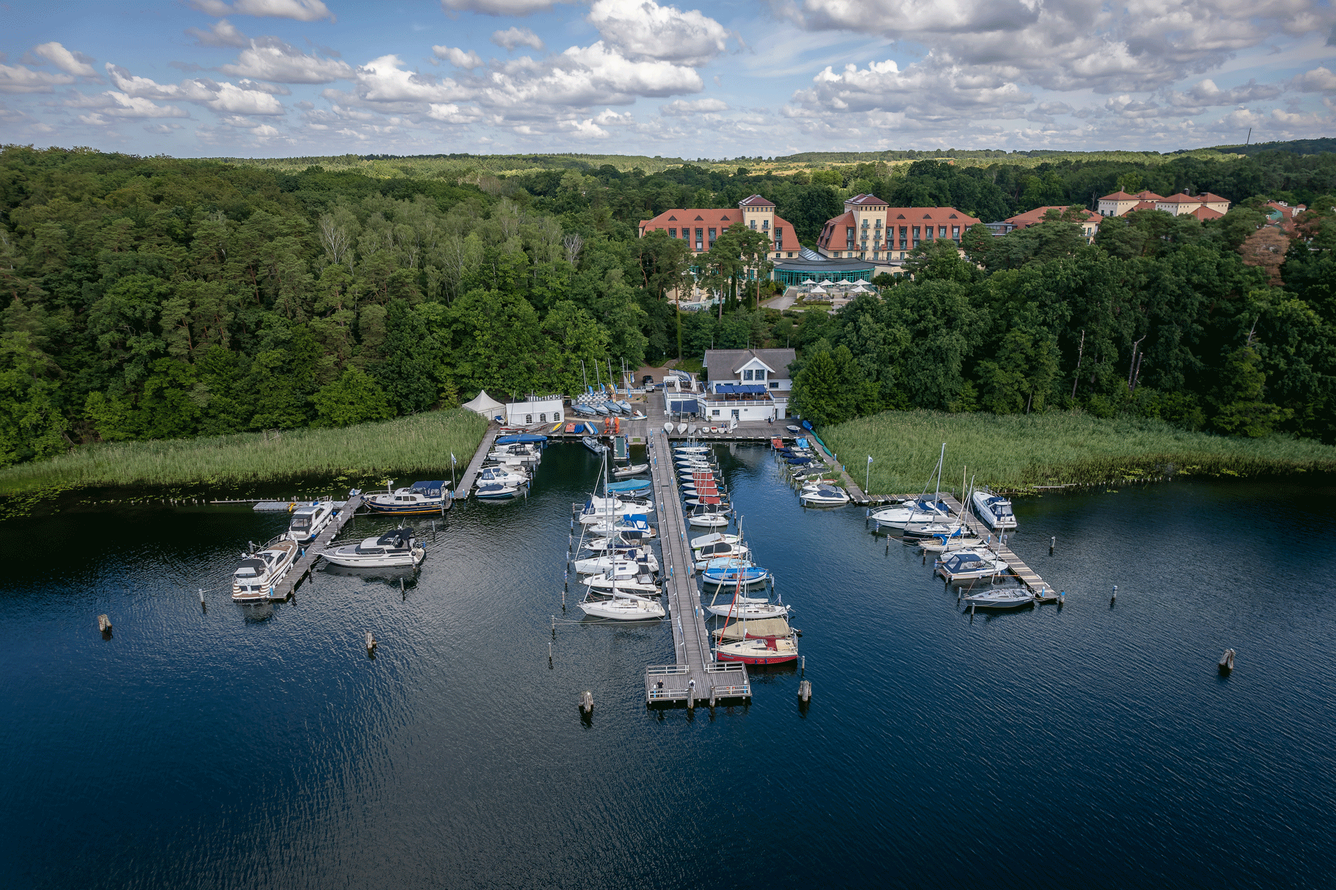 Puerto deportivo del lago Scharmützel en Precise Resort Bad Saarow